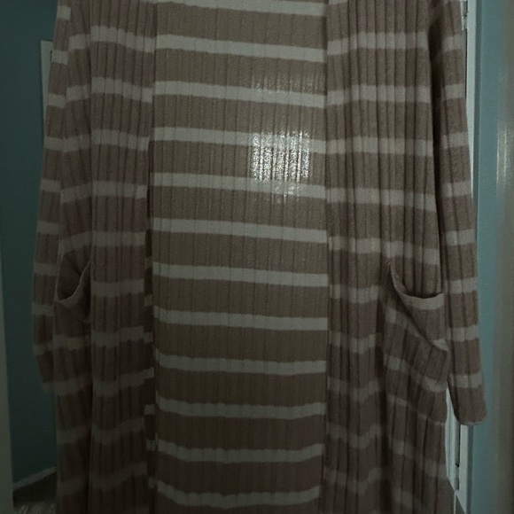 Cream/beige and white striped cardigan with pockets #stripes - Picture 3 of 3